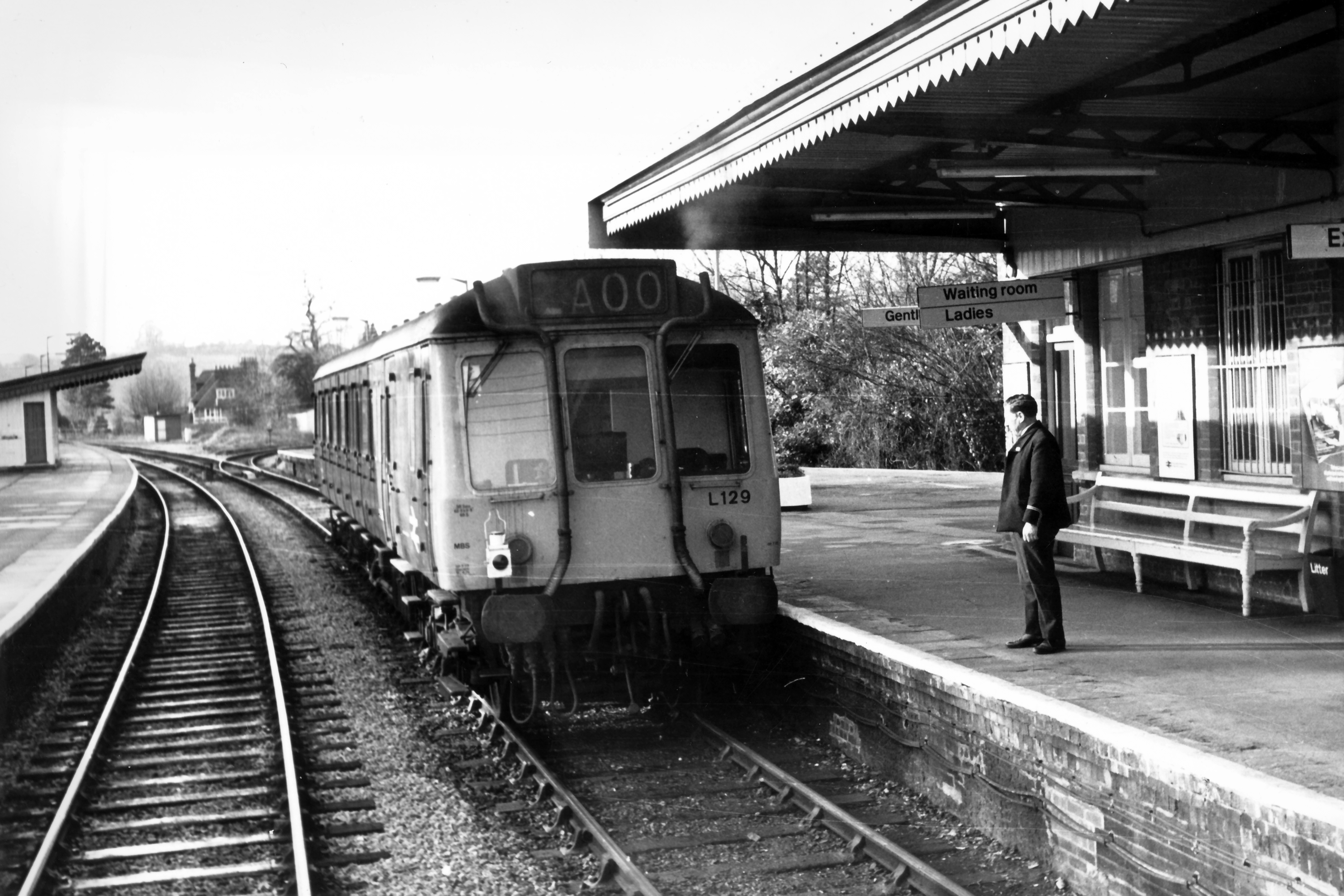 55029 departs from Bourne End